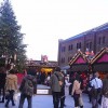赤レンガ倉庫のクリスマスマーケットでカリーヴルスト　@横浜